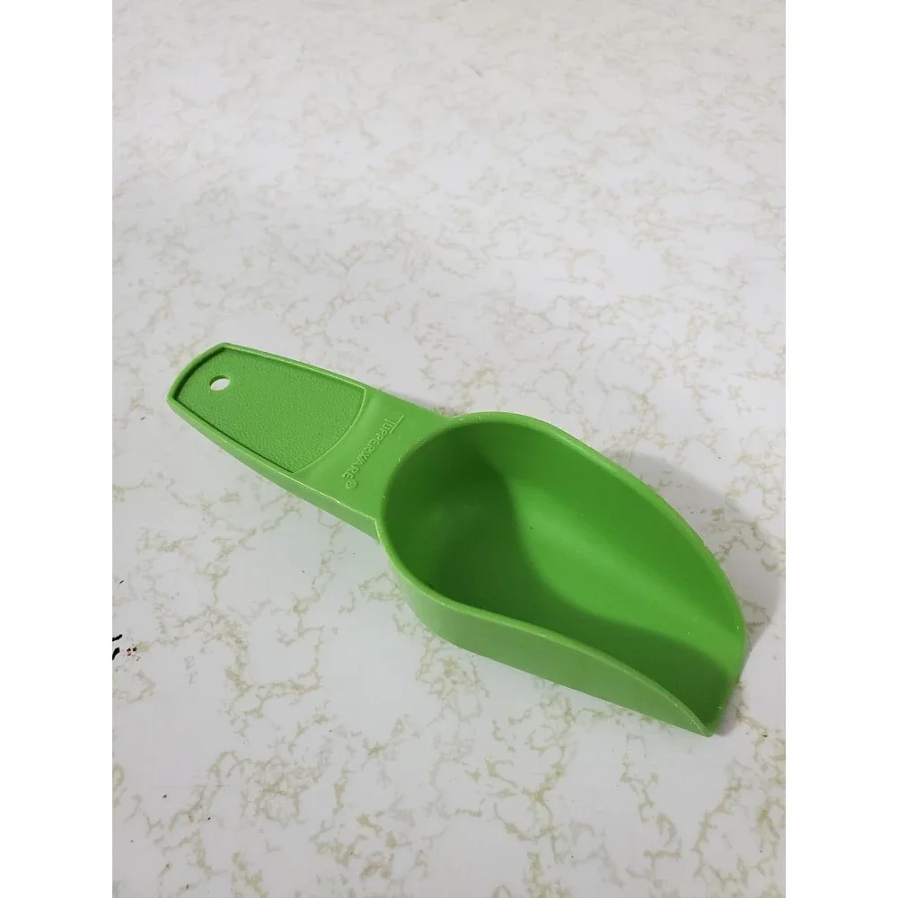 Tupperware Vintage Style Handy Scoop Green 878-4
